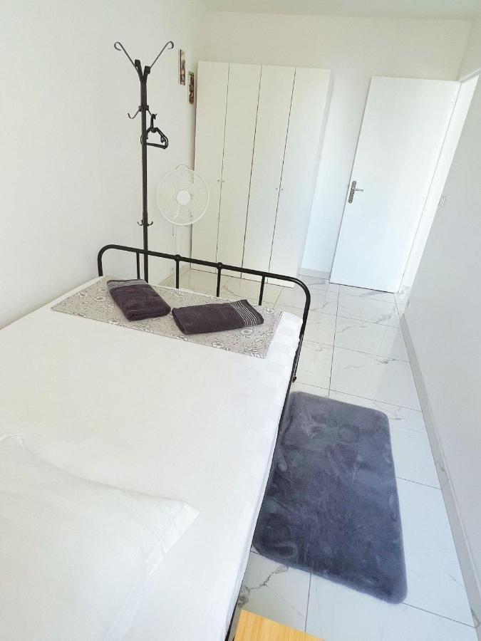 Apartment Near Subway And Supermarket Paris Exterior foto