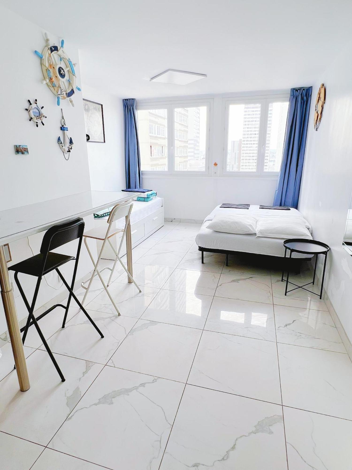Apartment Near Subway And Supermarket Paris Exterior foto